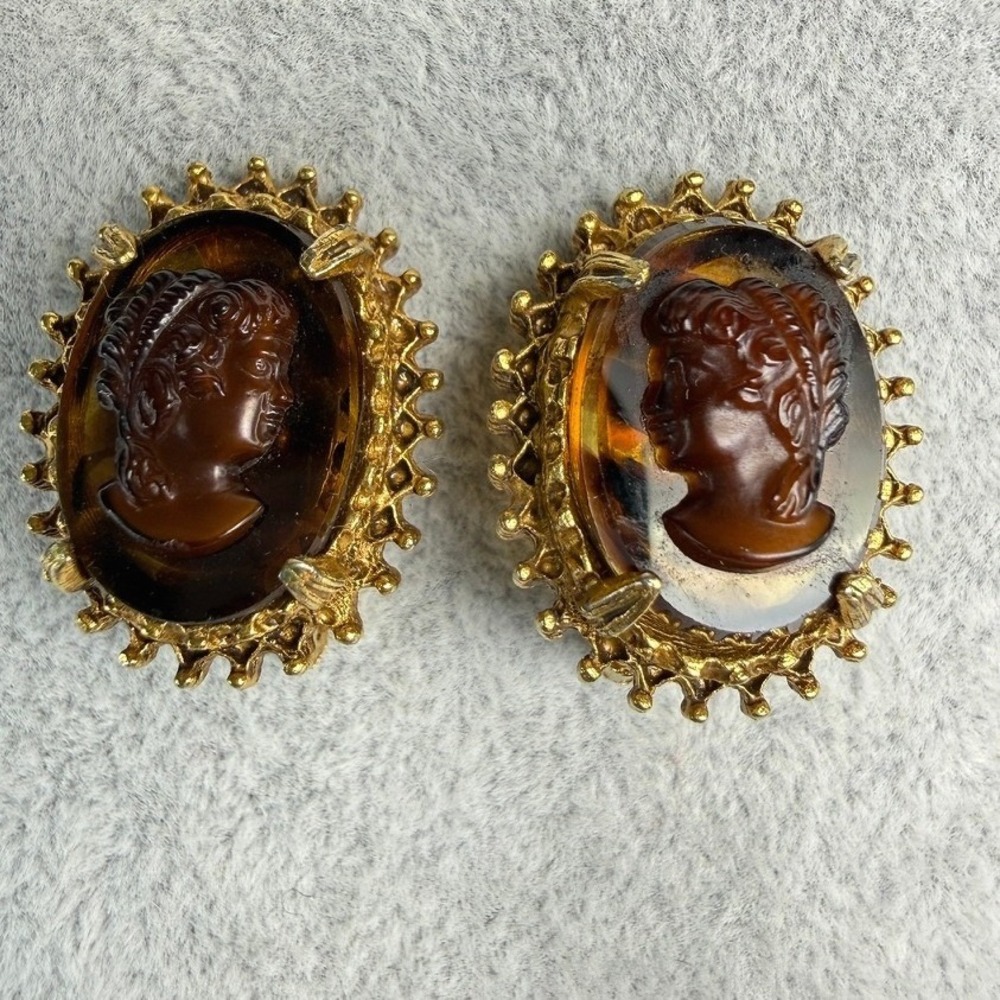 Vintage Florenza Cameo Clip On Earrings Brown Glass Gold Tone Victorian Revival